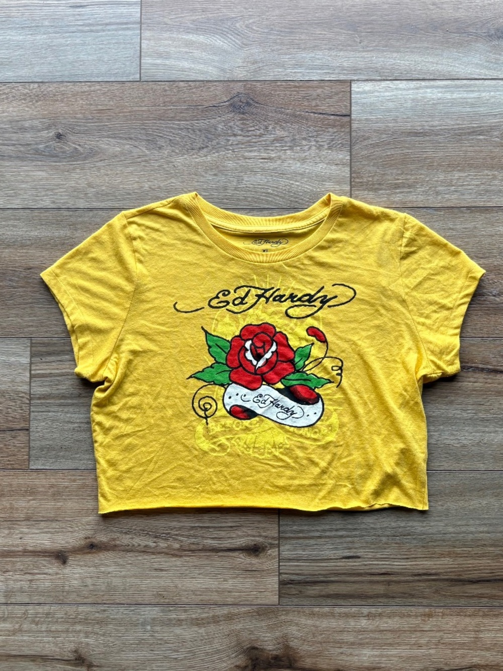 ED HARDY Rose Baby Tee Cropped Top Y2K Yellow Graphic T-Shirt Women’s Size XL